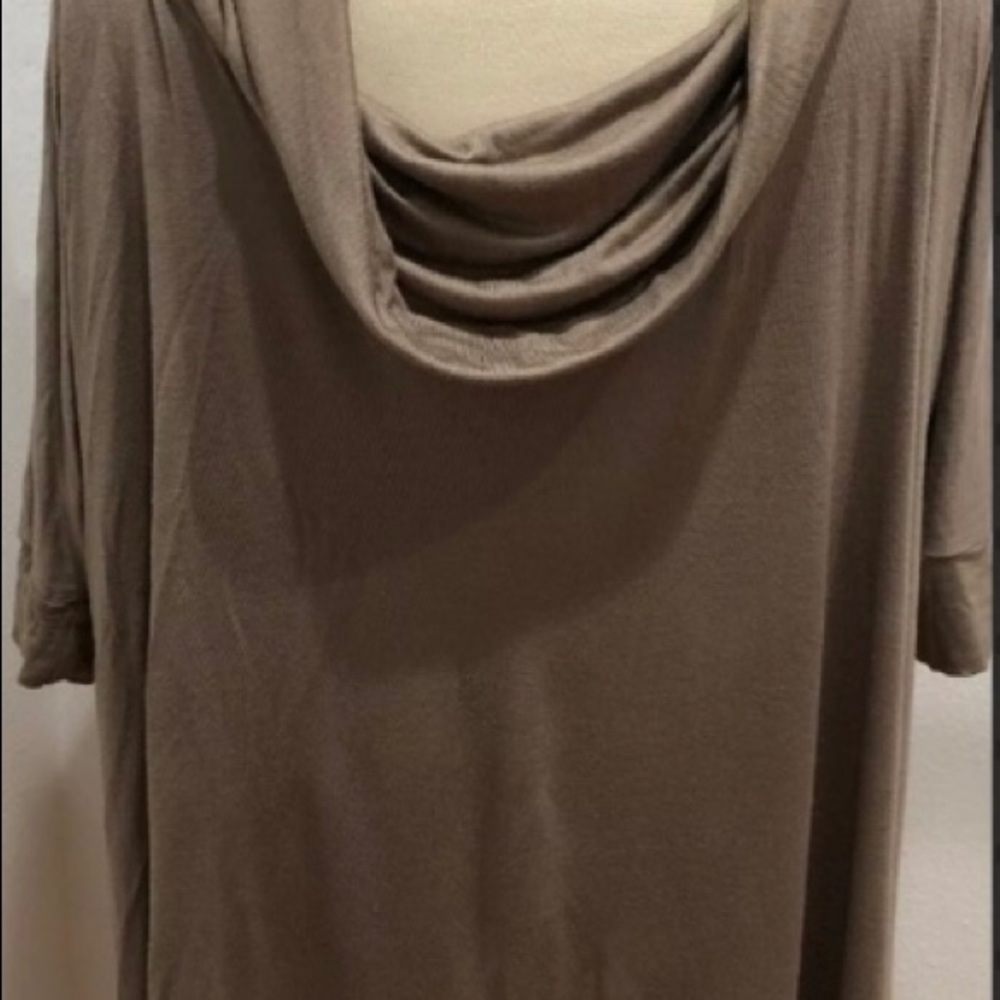NWOT Suzanne Summers 3-Way Style Poncho in Mocha